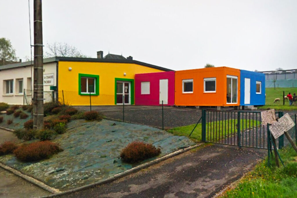 Accueil pour les jeunes en construction modulaire
