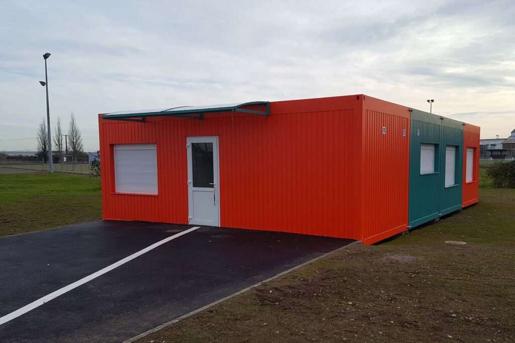 Maison des jeunes en construction modulaire