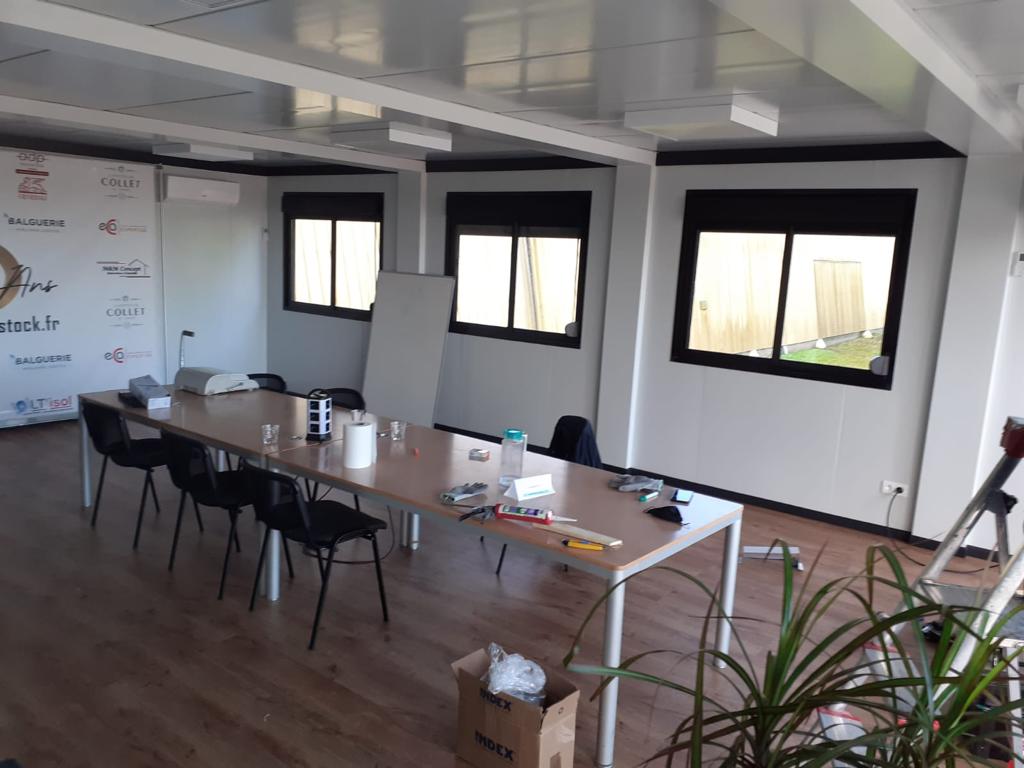 Bureau préfabriqué