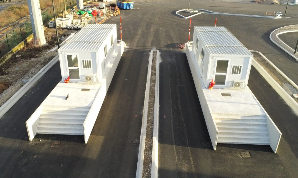 Guerites-panneaux-sandwich-containers-solutions Guérite modulaire