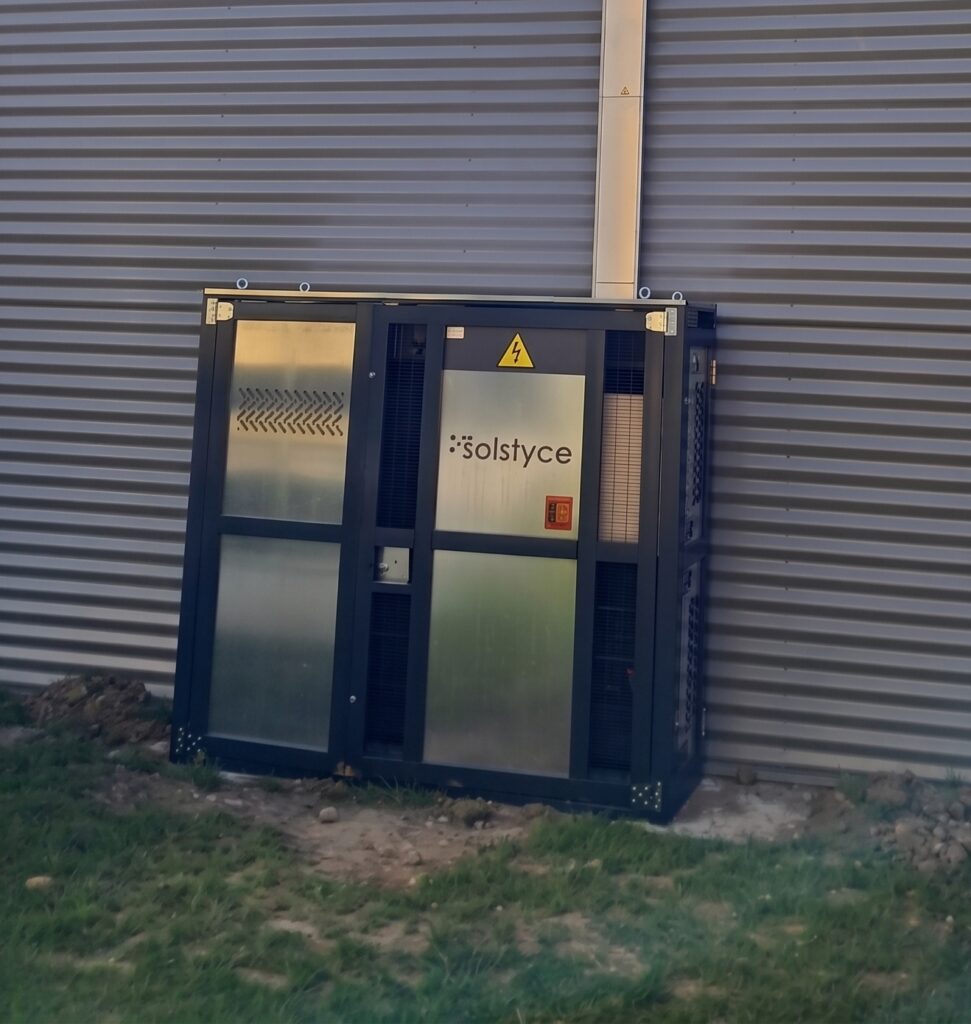 2 shelters photovoltaïques slim