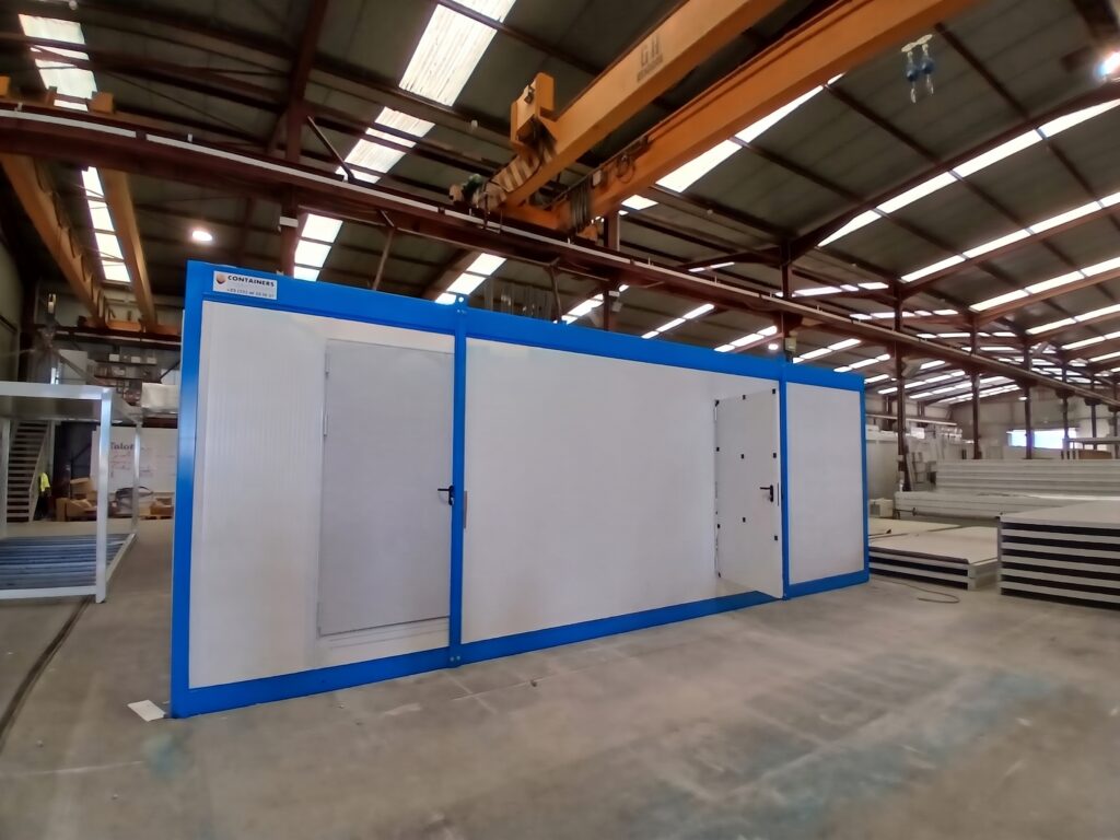 Ensemble de shelters techniques industriels