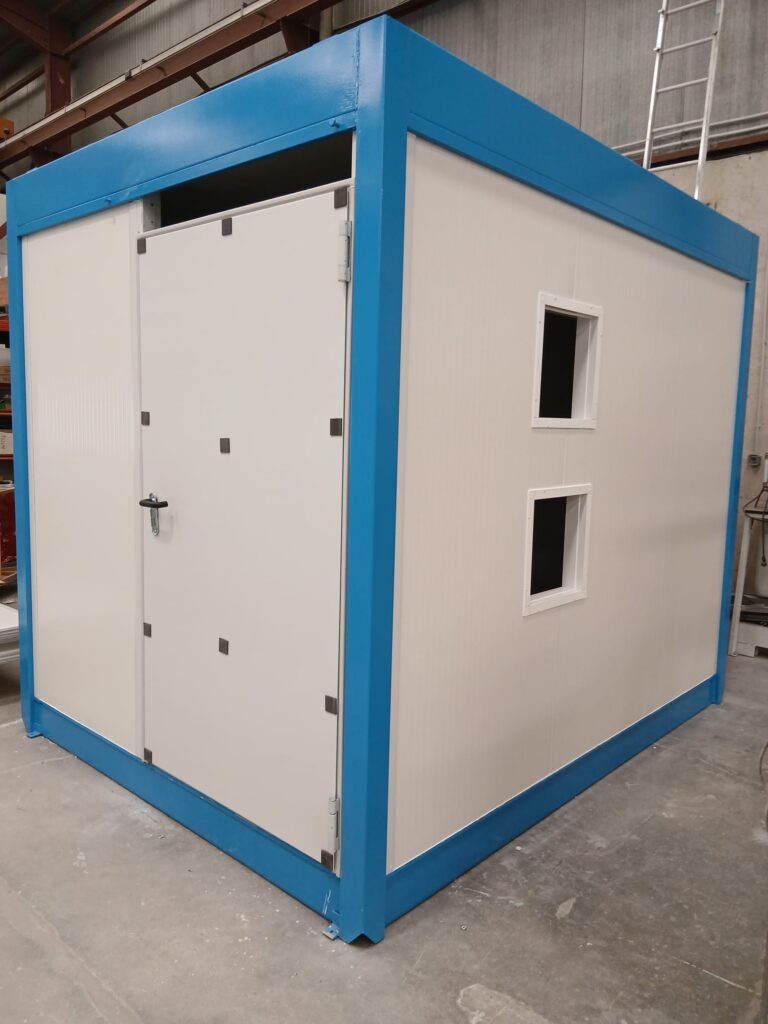 Ensemble de shelters techniques industriels