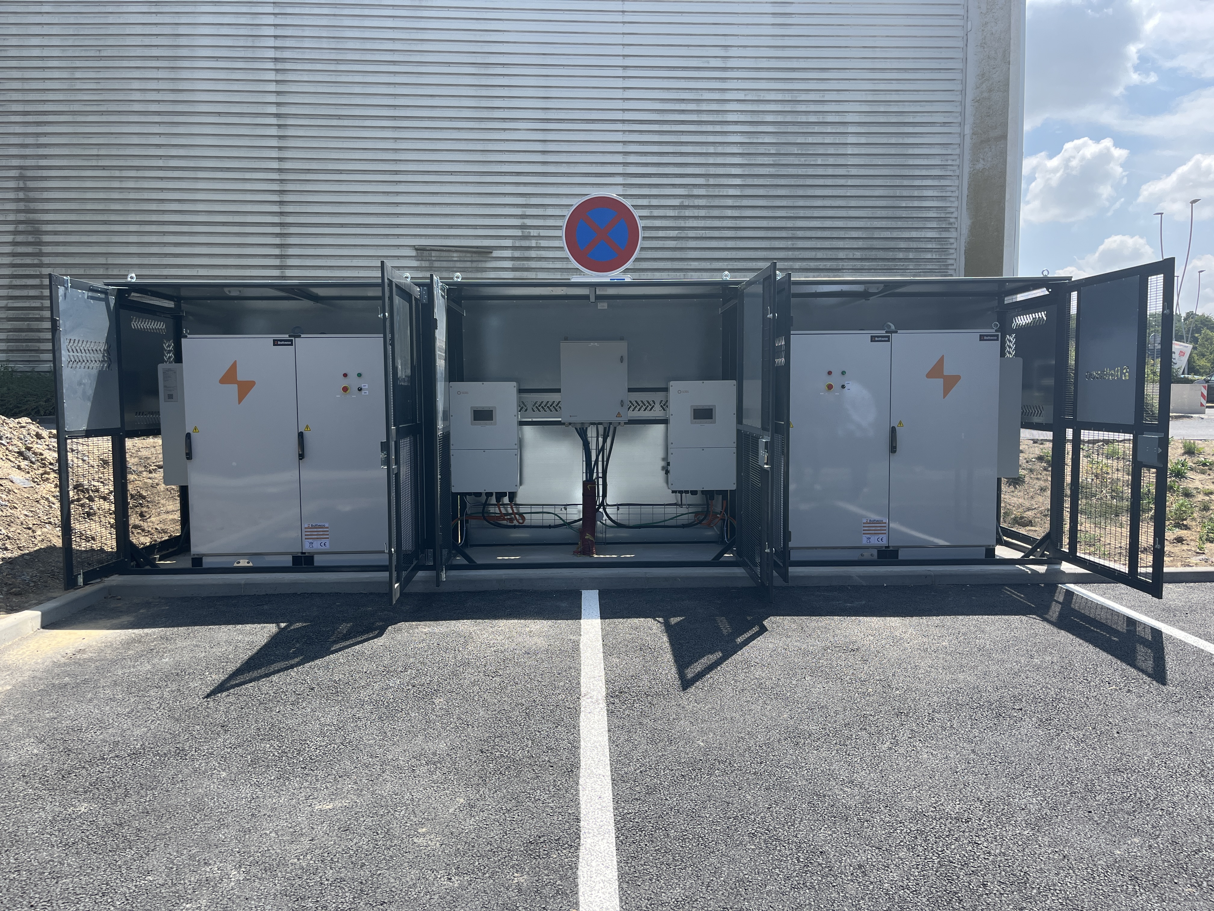 Shelter stockage batteries